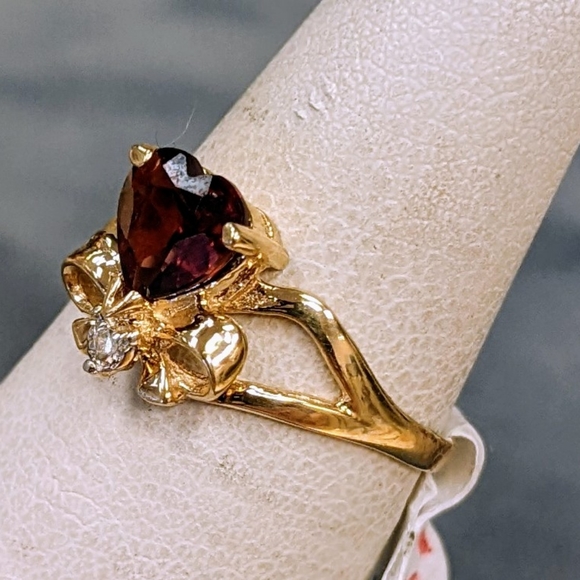 handmade Jewelry - 14k natural garnet and diamond dainty ring